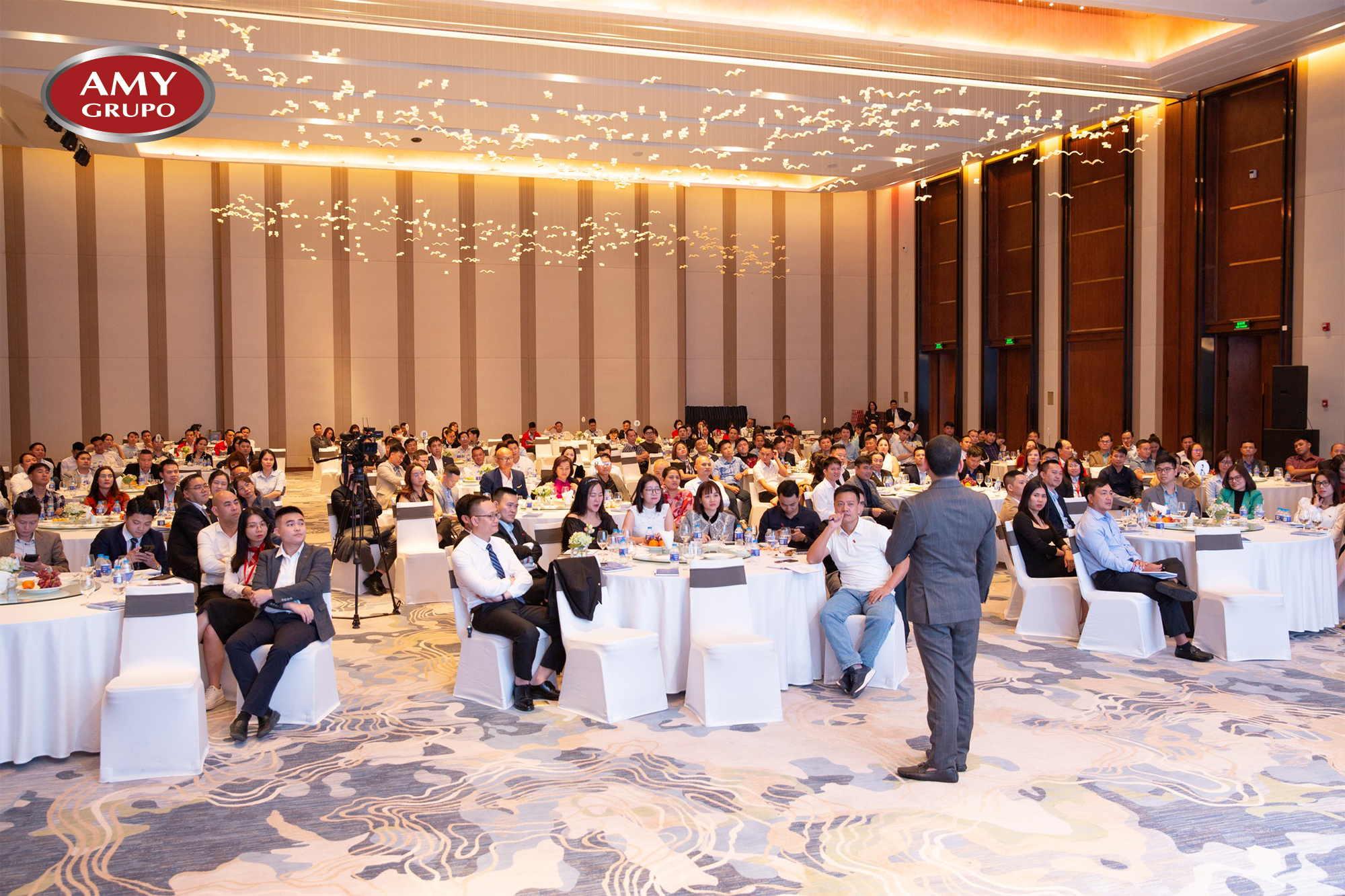 Tọa đàm giải pháp đón sóng 2024